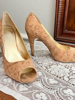 Nine West Cork Stiletto Heels Peep Toe Pump Womens 9.5 Tan Neutral Euro Summer